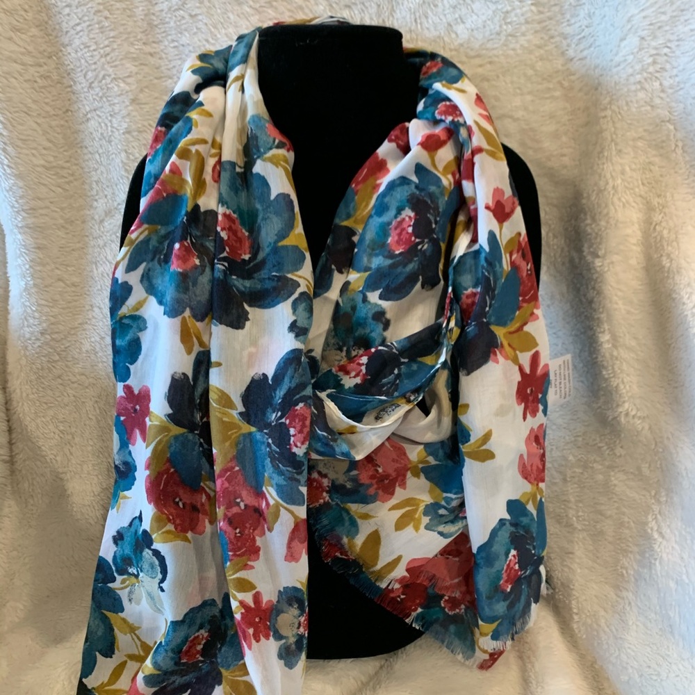 Cream Scarf / Shall Floral Accent